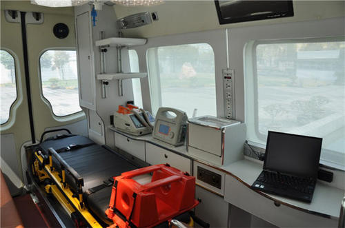 汕尾救护车内部